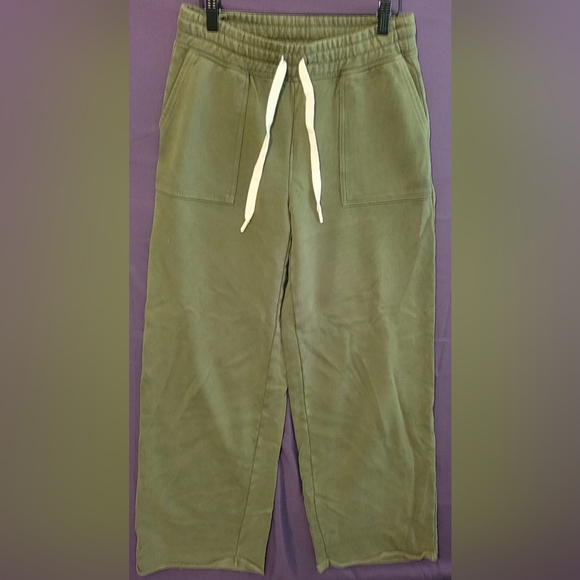 aerie Pants - Womens Aerie Green Track Pants with Drawstring Waist and Relaxed Fit. Size S